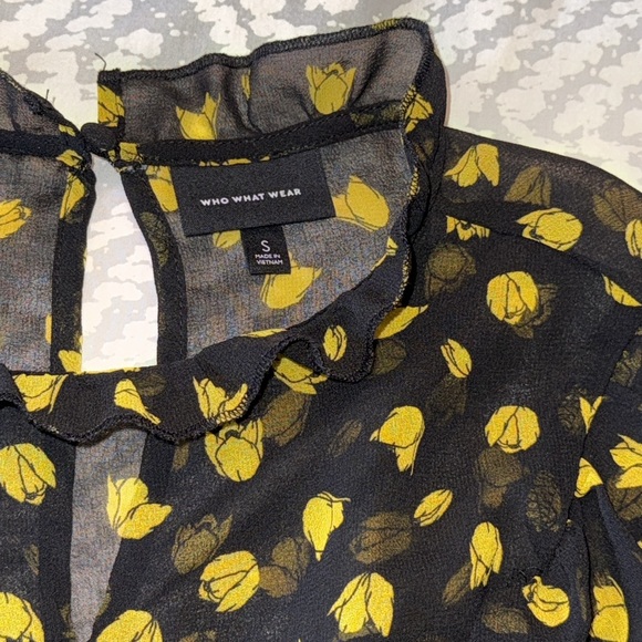 Who What Wear Ruffle Blouse - Small - Picture 3 of 4